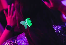 Bukan Sekadar Hiasan: Mengapa Jepit Rambut 'Smart-Bio' yang Mendeteksi Kelembapan Udara Jadi Viral di 2026.